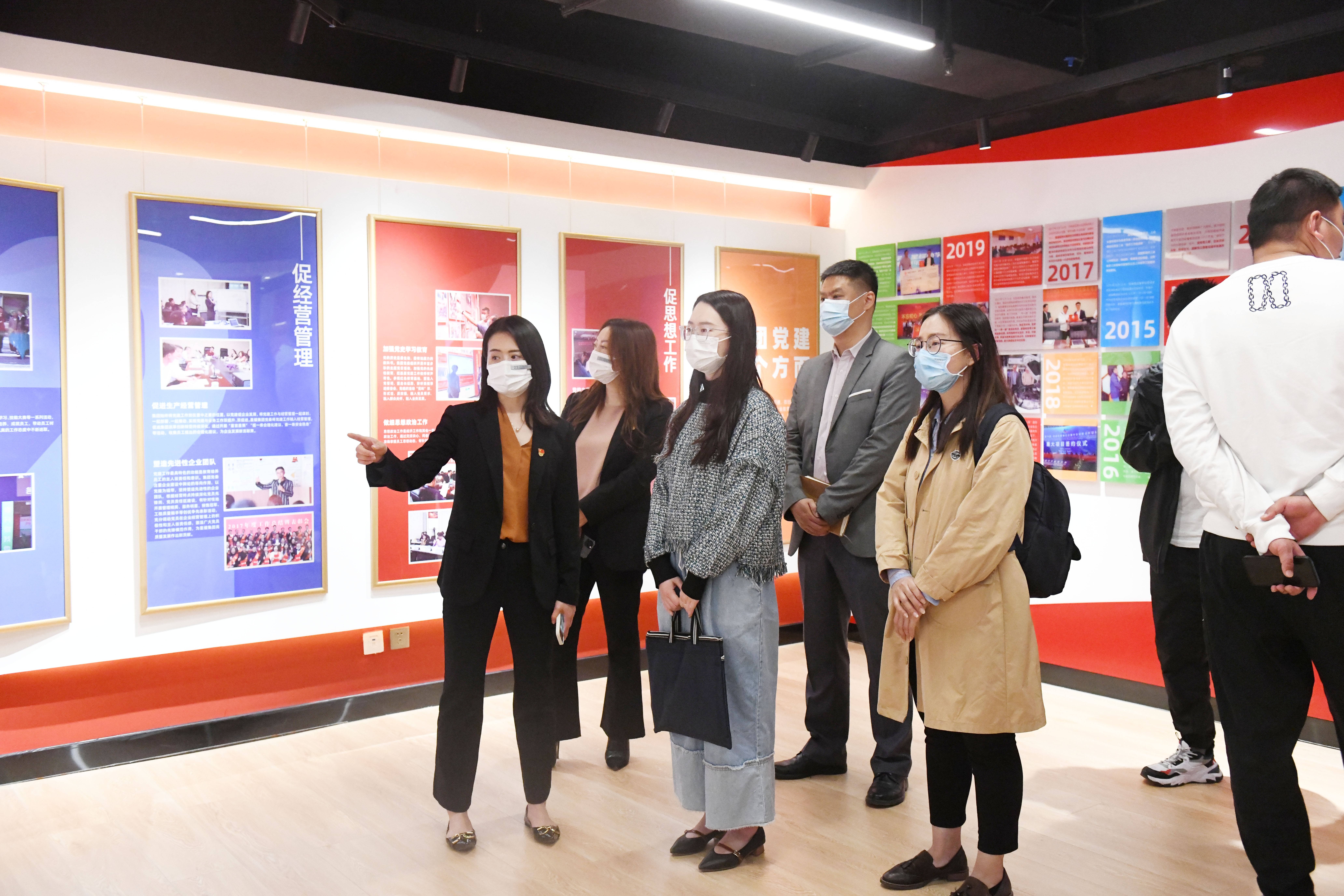 官渡区委组织部科长一行调查党建工作